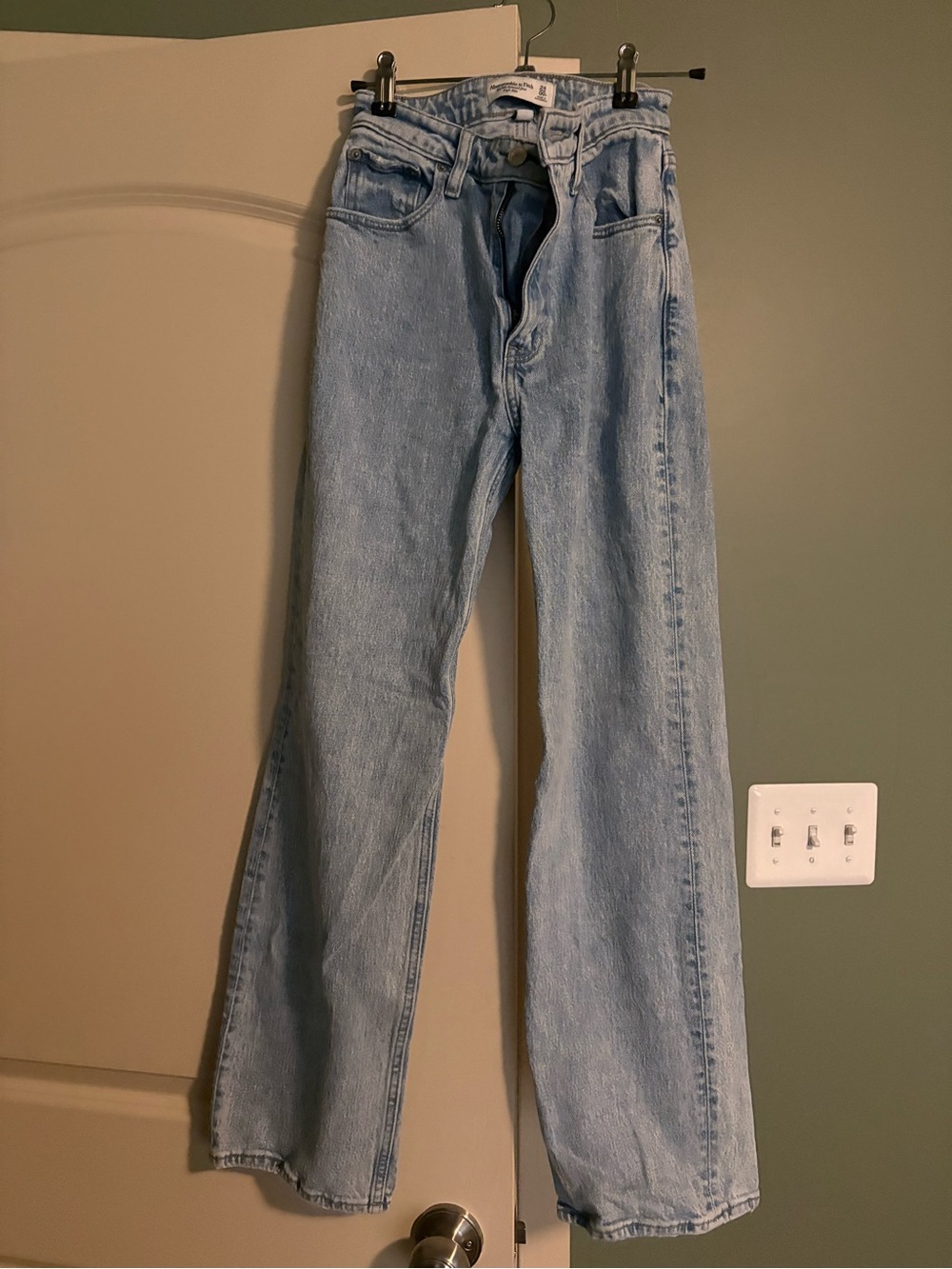 Abercrombie & Fitch 90s High-Rise Relaxed Jeans